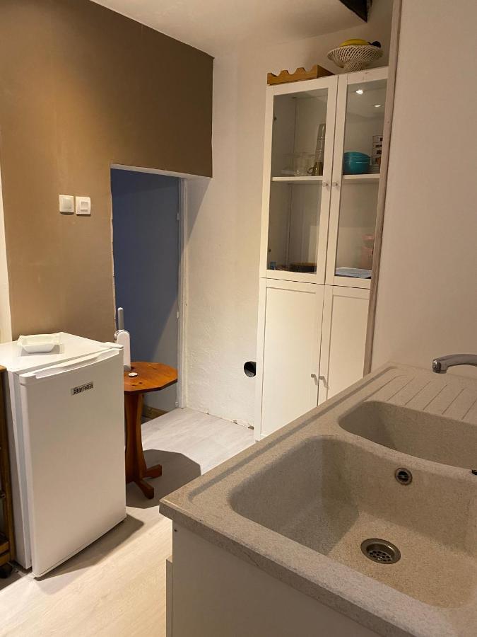 Adorable Gesthouse Avec Parking Gratuit Sur Place. Apartment Le Chene Exterior photo